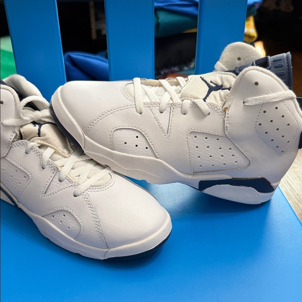 Kids White and Blue Athletic Shoes BRAND NEW SIZE 3 No Box